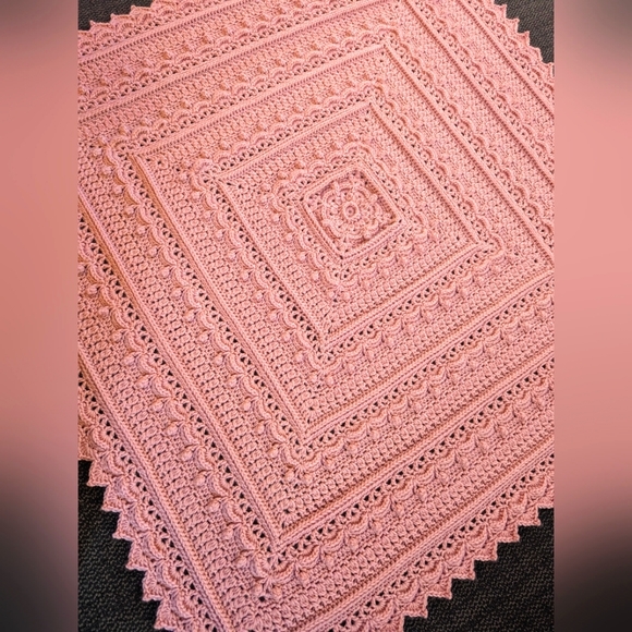 Handmade baby blanket - Picture 1 of 5